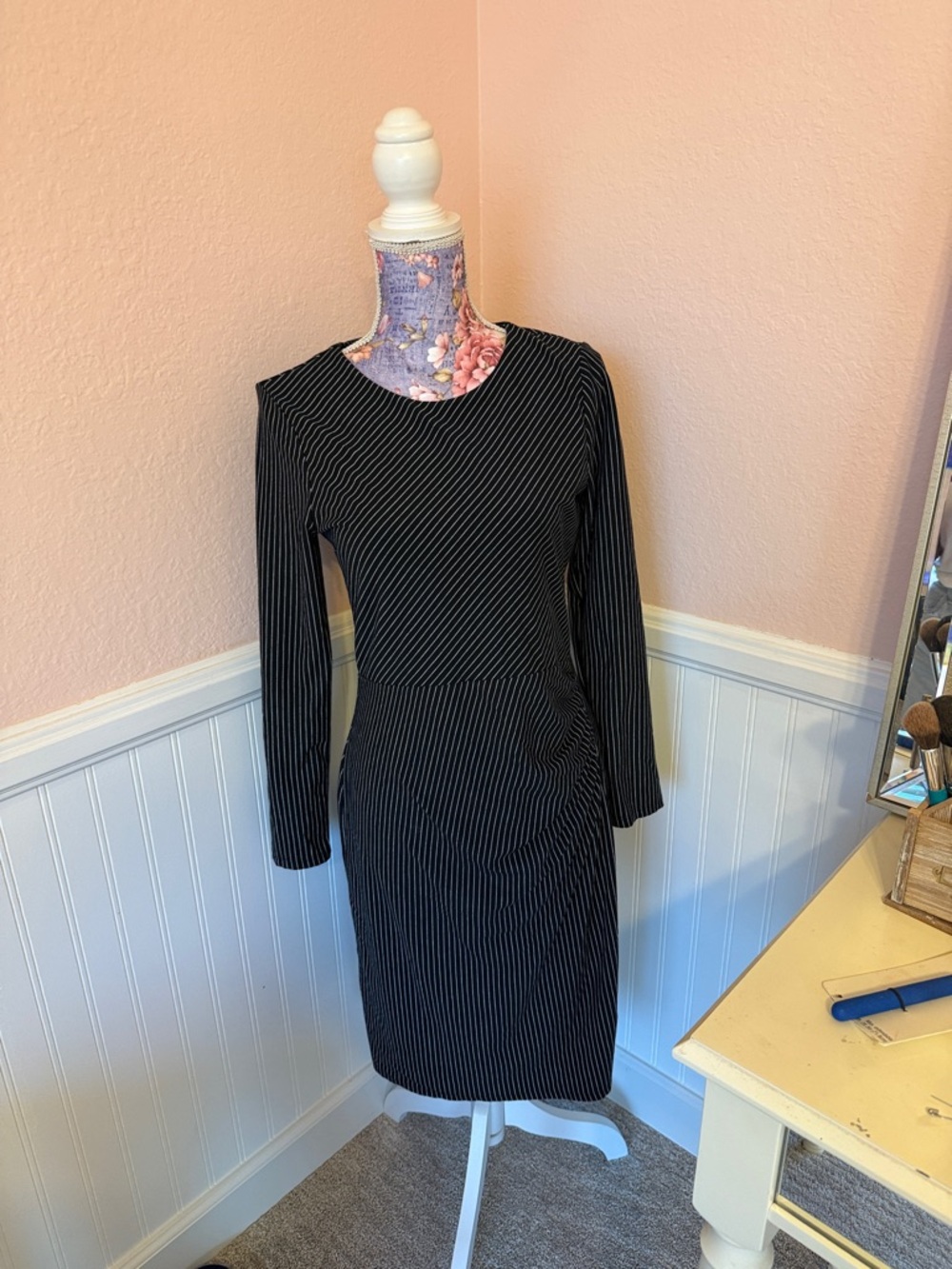 Banana republic Women's Black Pinstripe Long-Sleeve Sheath Dress